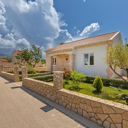 Apartment Holiday Home Doma, Cilipi Near Dubrovnik Δωμάτιο φωτογραφία