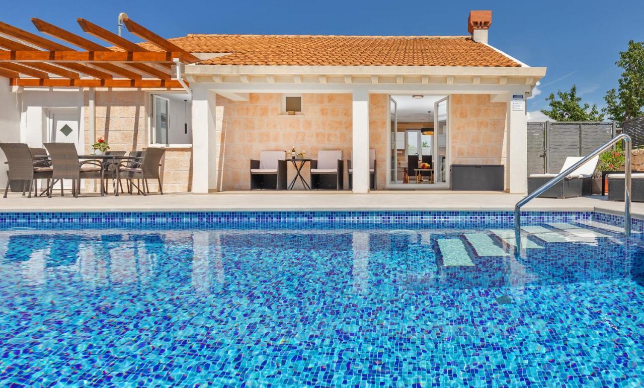 Apartment Holiday Home Doma, Cilipi Near Dubrovnik Εξωτερικό φωτογραφία