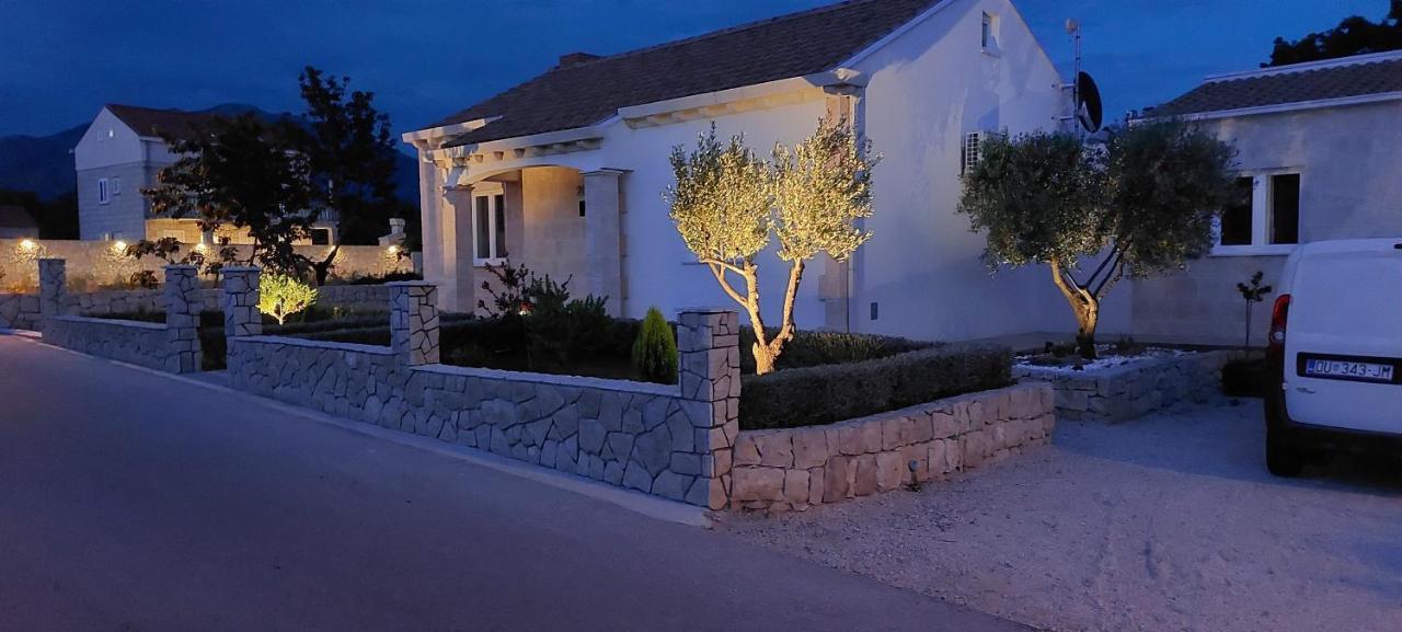 Apartment Holiday Home Doma, Cilipi Near Dubrovnik Εξωτερικό φωτογραφία